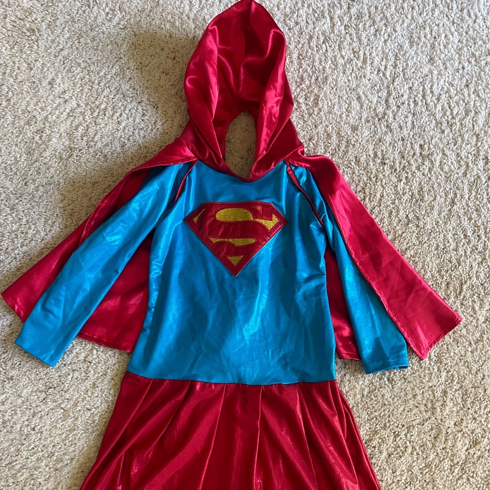 Girls supergirl costume Large
